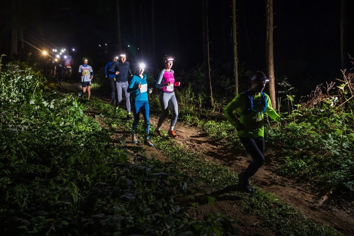 Трейловый забег с налобными фонарями